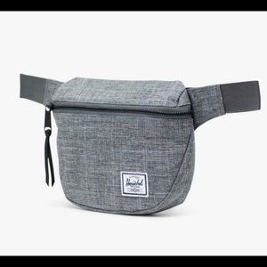 Herschel fifteen hip pack